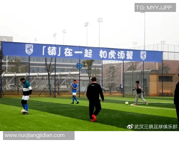 武汉足球场周边美食与休闲活动推荐让你尽享精彩赛事体验